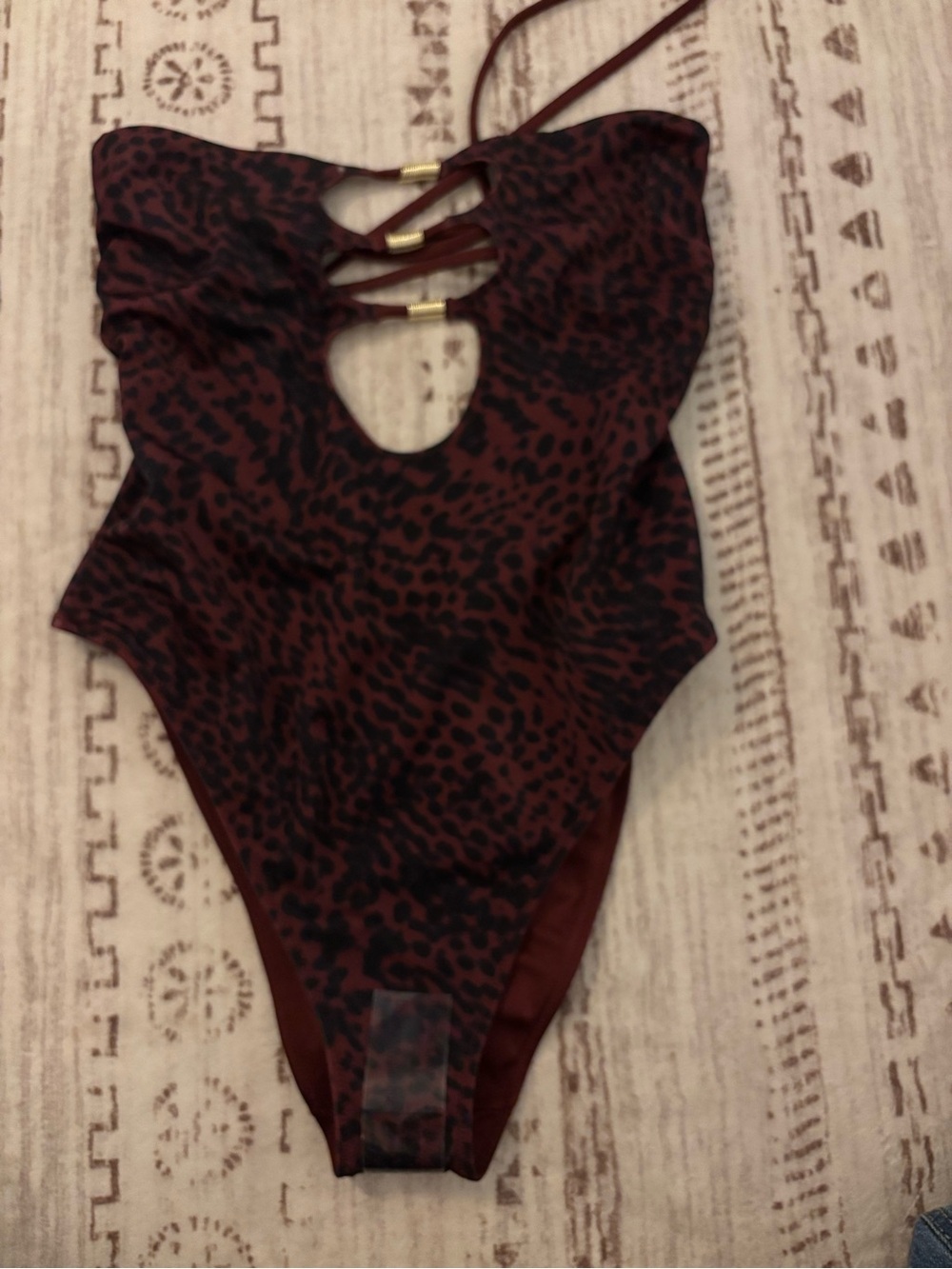 Victoria's Secret Reversible Cut-Out Rings Strapless One-Piece Swimsuit - Picture 6 of 8